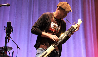 Live on stage with Dino Soldo